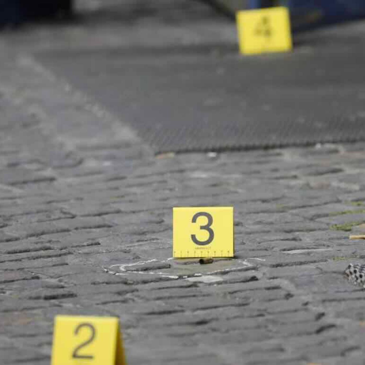 Rione Sanità, la stesa sotto gli occhi delle telecamere: è caccia ai due pistoleri episode artwork