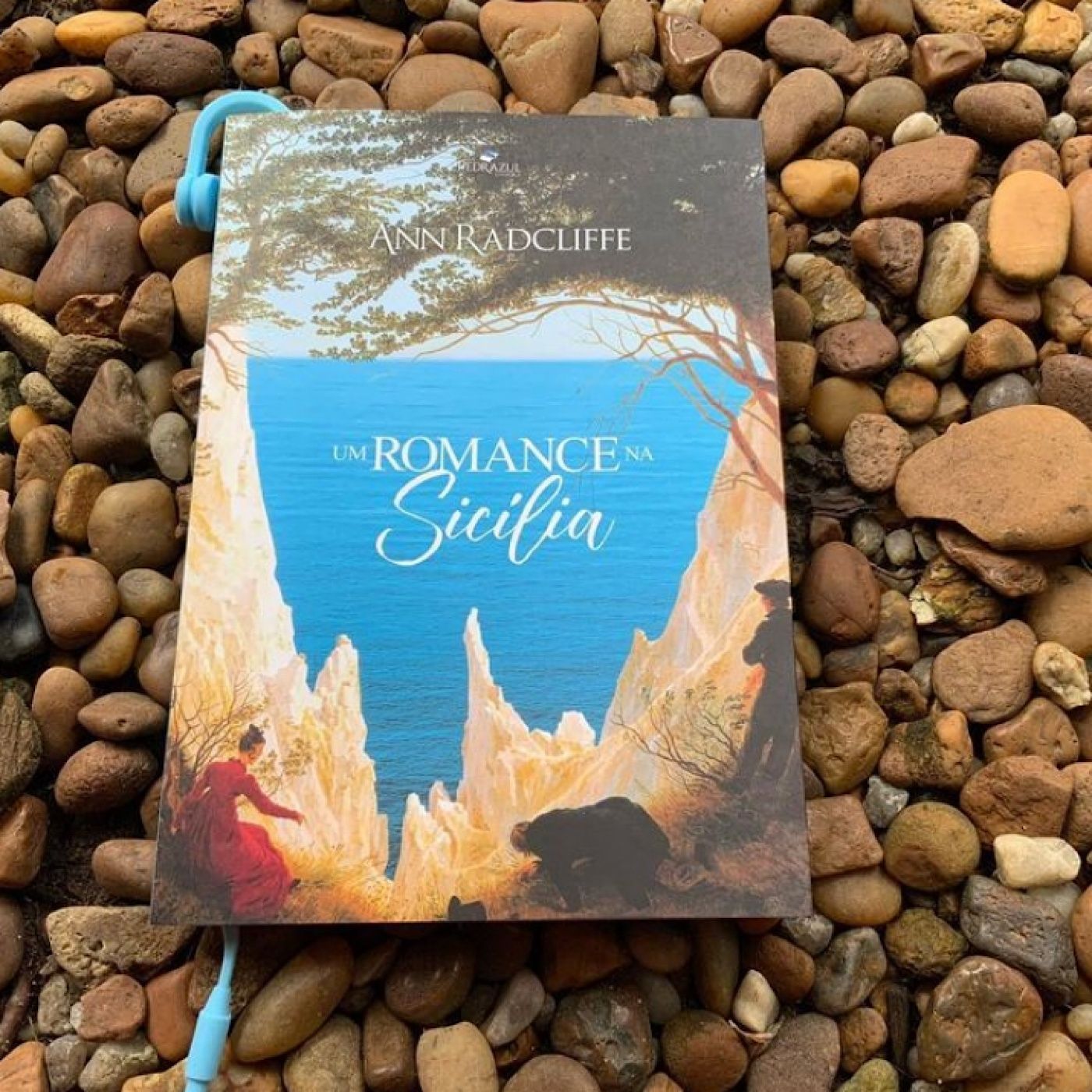 Um Romance na Sicília" da Ann Radcliffe.