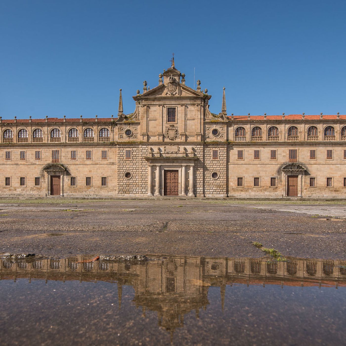 El pueblo para ver uno de los monumentos más impresionantes de Galicia y uno de sus paisajes más increíbles episode artwork