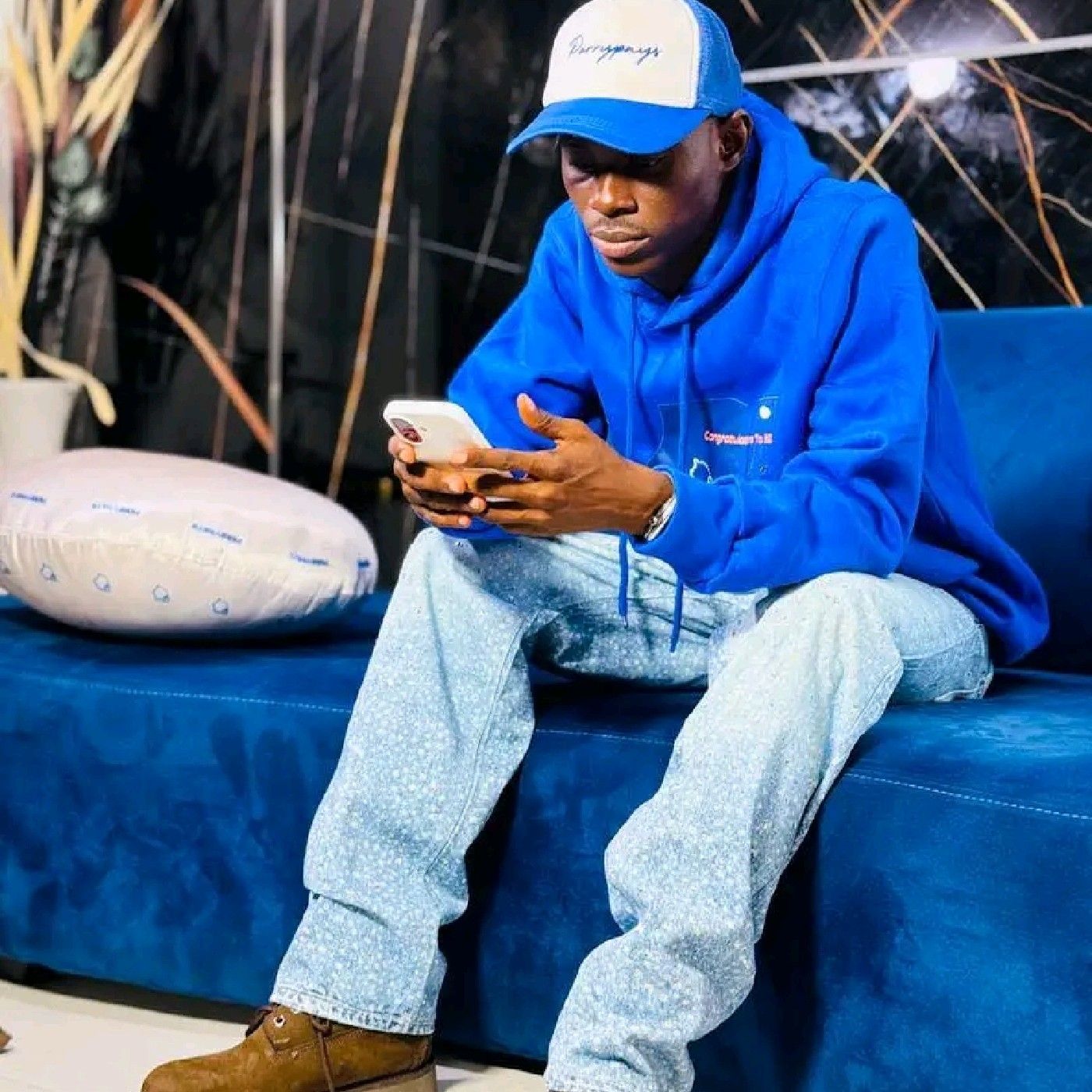 GIRLFRIENDS ON BOYFRIEND'S DAY