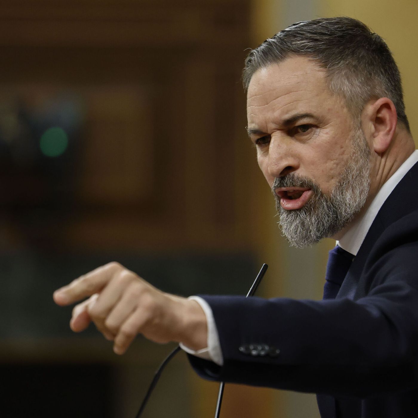 Las Noticias de La Mañana: Guerra en Vox: Abascal purga a todos los fundadores