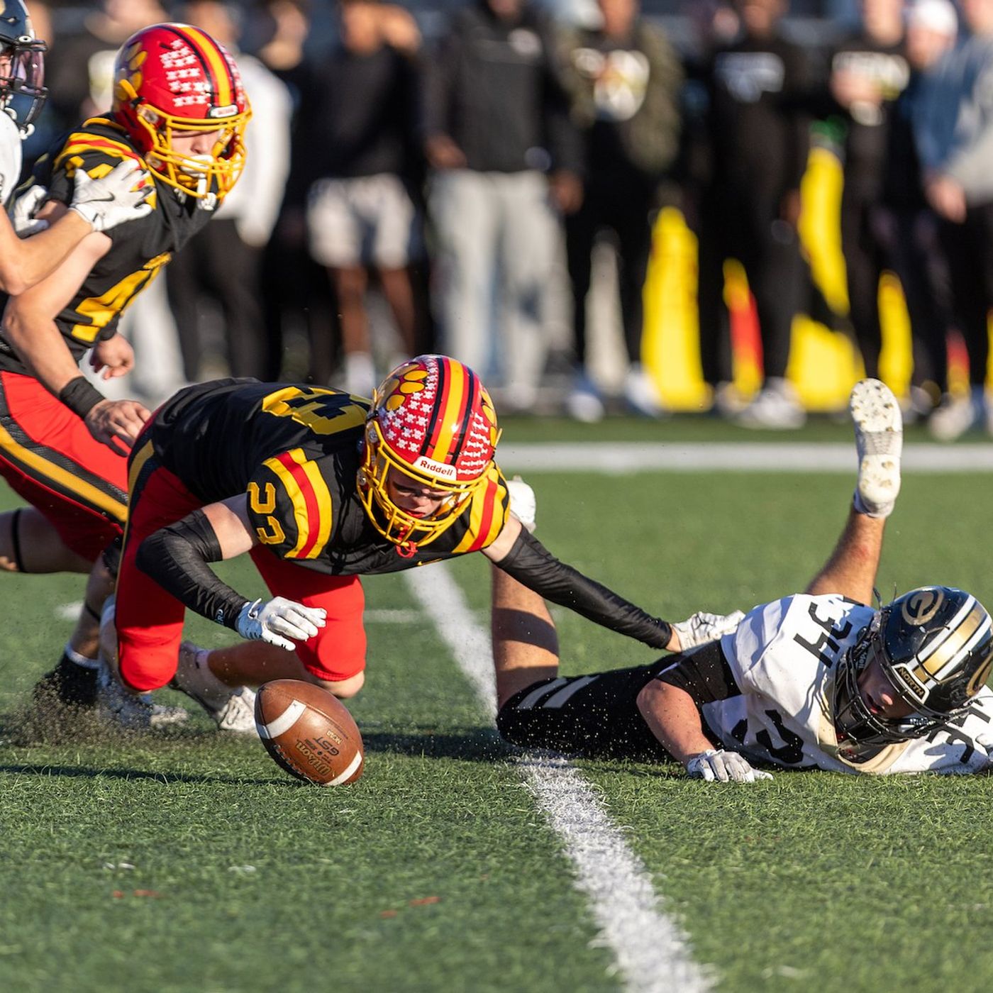 Andrew Culotta’s two turnovers helps Batavia hold off surging Glenbard North in Class 7A quarterfinal episode artwork