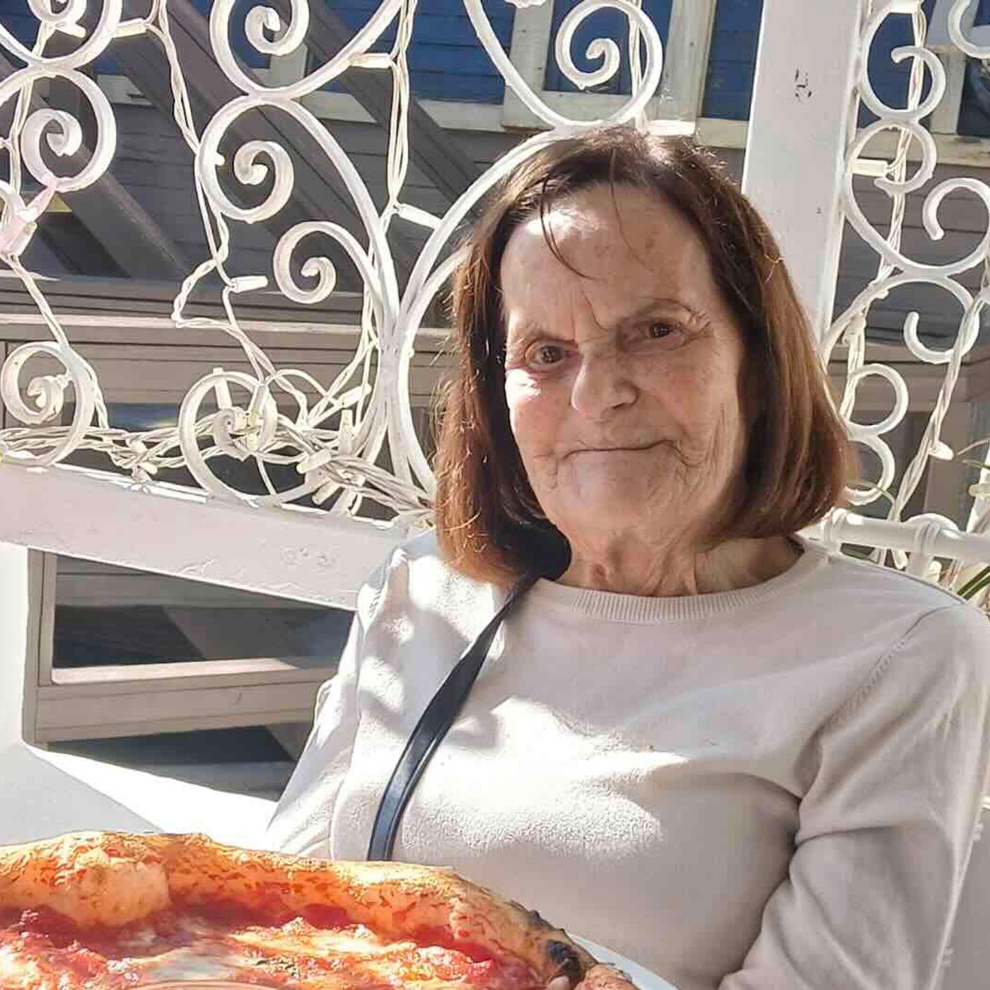 Nonna Margherita, la fake news della morte scuote il web: l'anziana star di Facebook è in una RSA protetta episode artwork