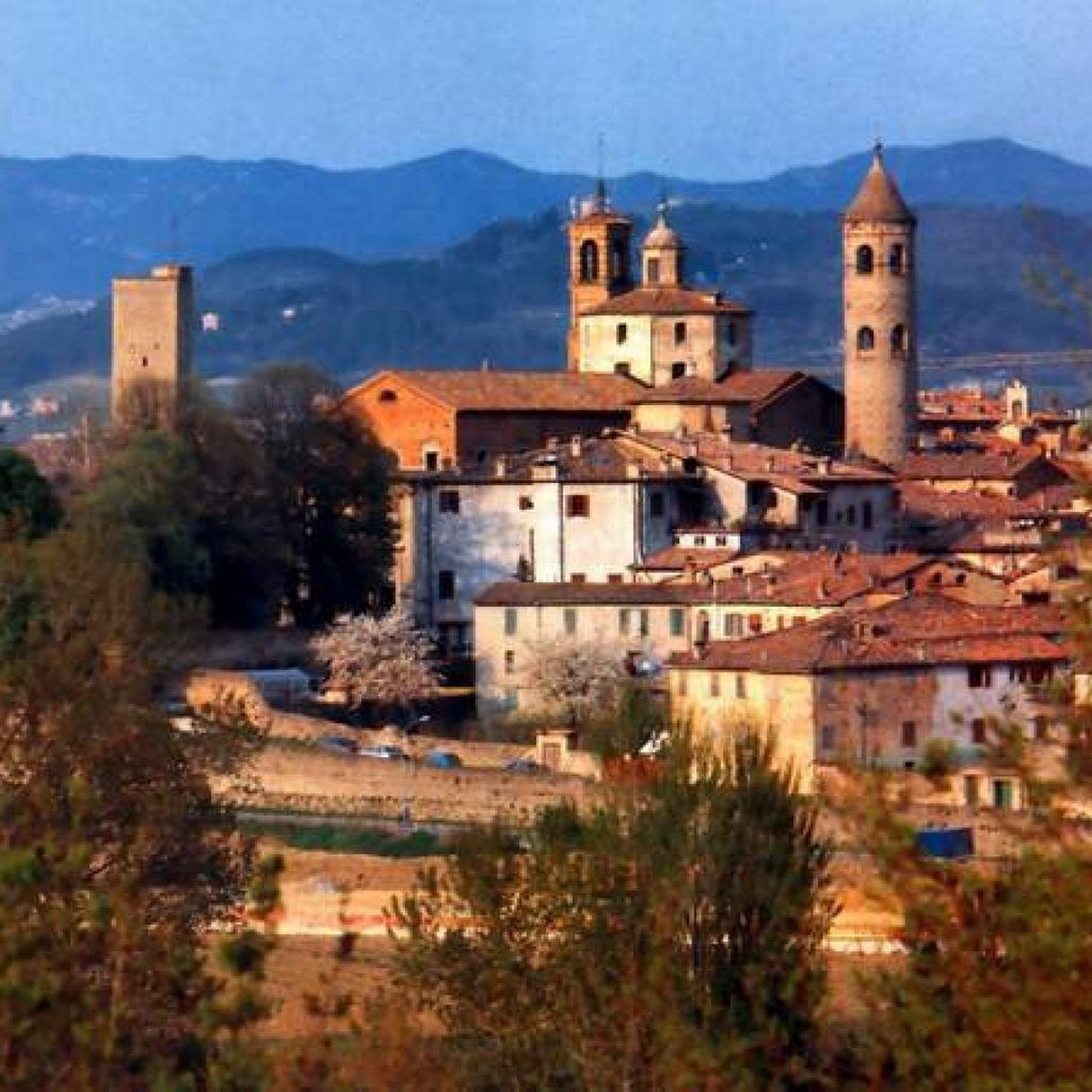 Una città d’arte che odora di tartufi «Terre d'Italia» di Cesare Brandi episode artwork