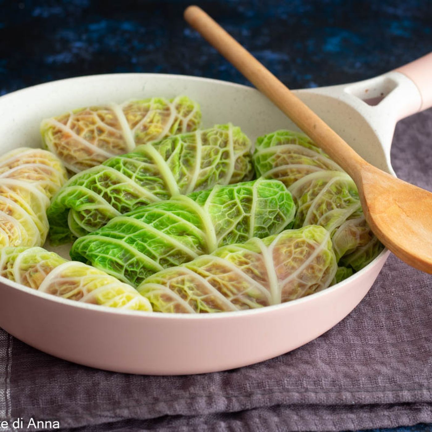 Capunet involtini di verza alla piemontese