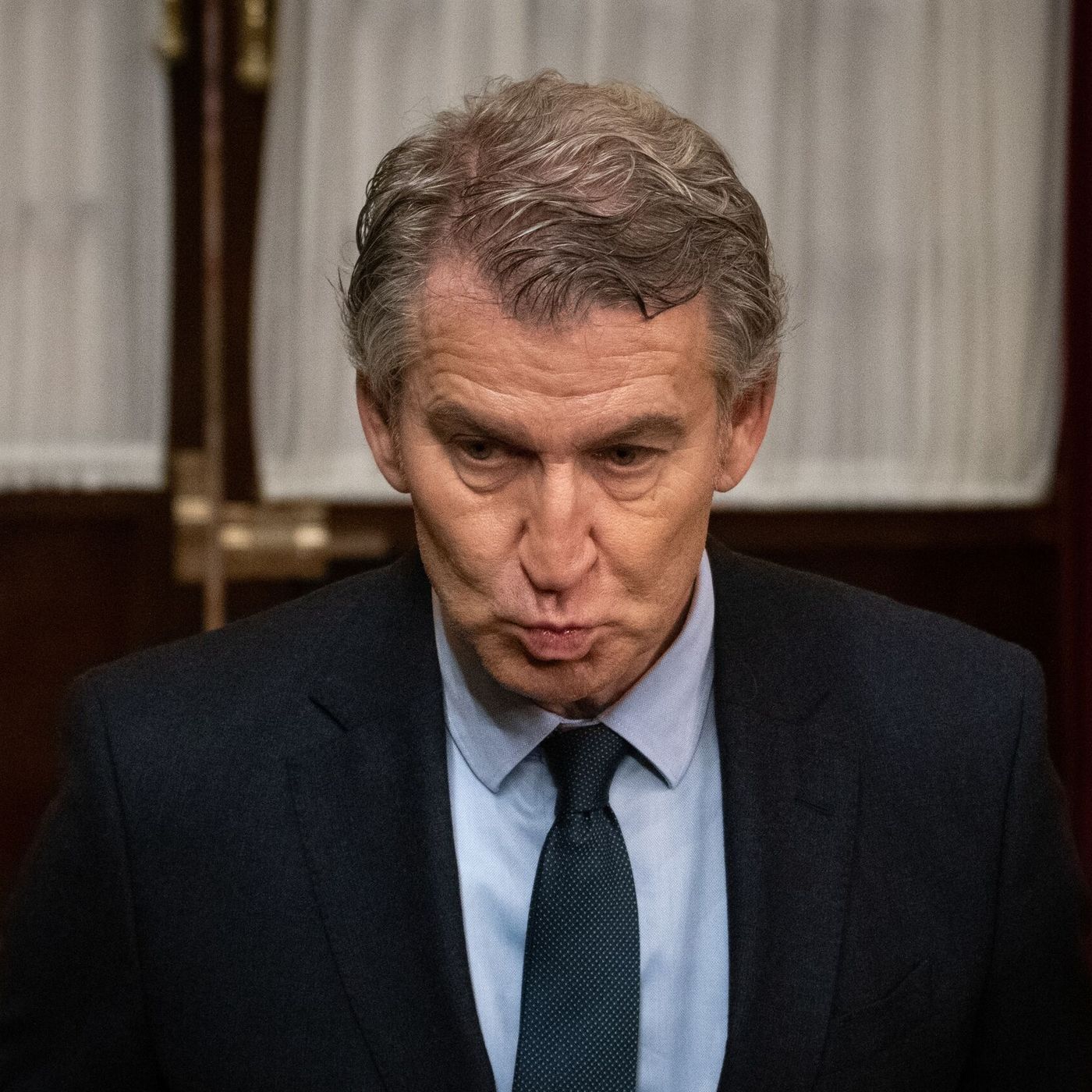 Editorial Luis Herrero: Feijóo implora ayuda a los empresarios catalanes para una moción de censura