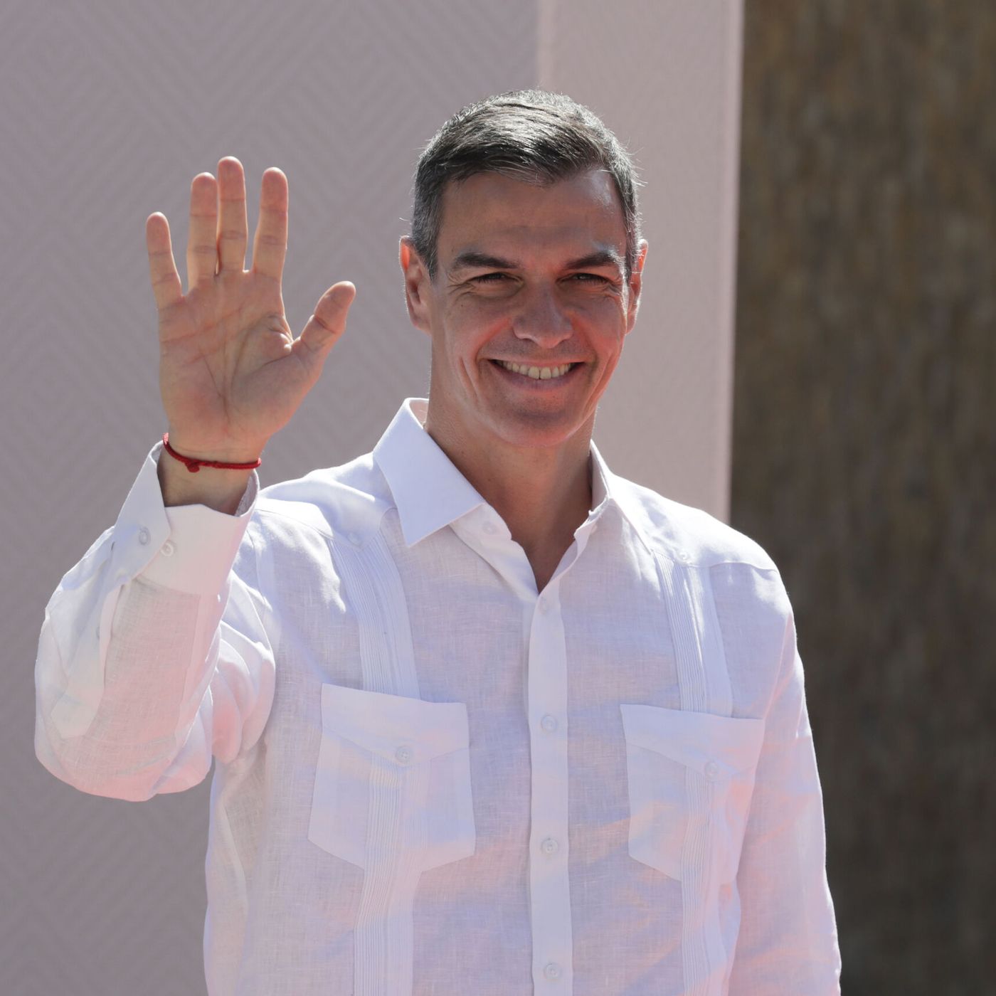 El editorial de Carlos Cuesta: Sánchez, más cerca de las 'narcodictaduras' que de Estados Unidos o Israel