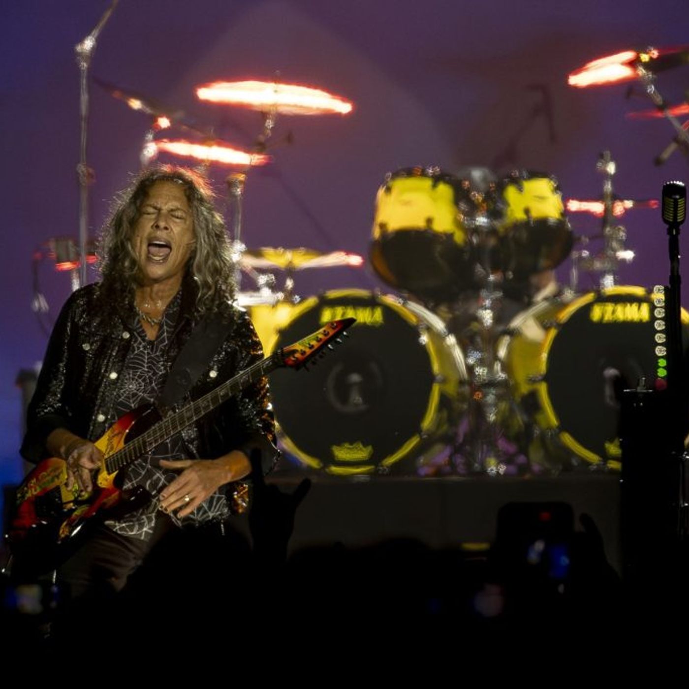 Metallica’s Kirk Hammett Takes a Tumble Into the Dublin Crowd During ‘Seek & Destroy’ episode artwork