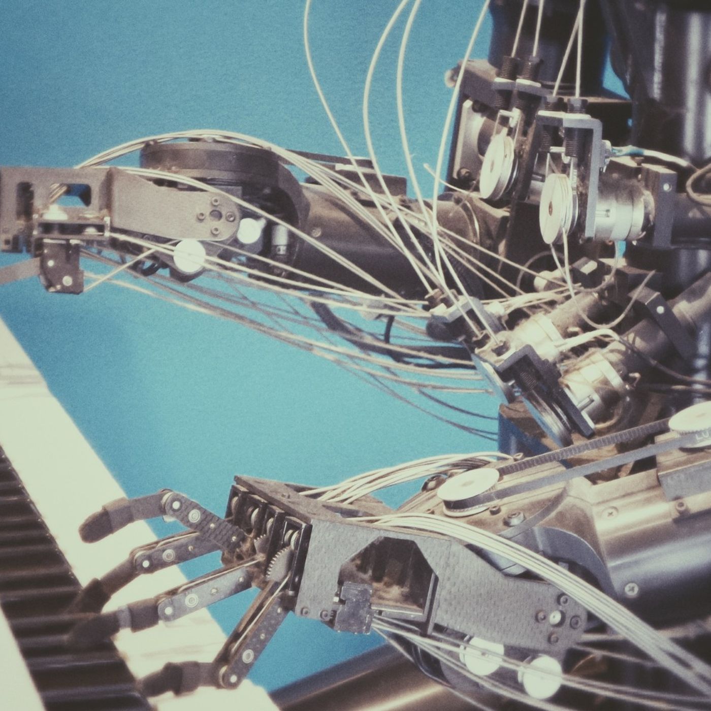 Leaders e AI, Poletti: «Viva gli umani con i poteri dell'intelligenza artificiale» episode artwork