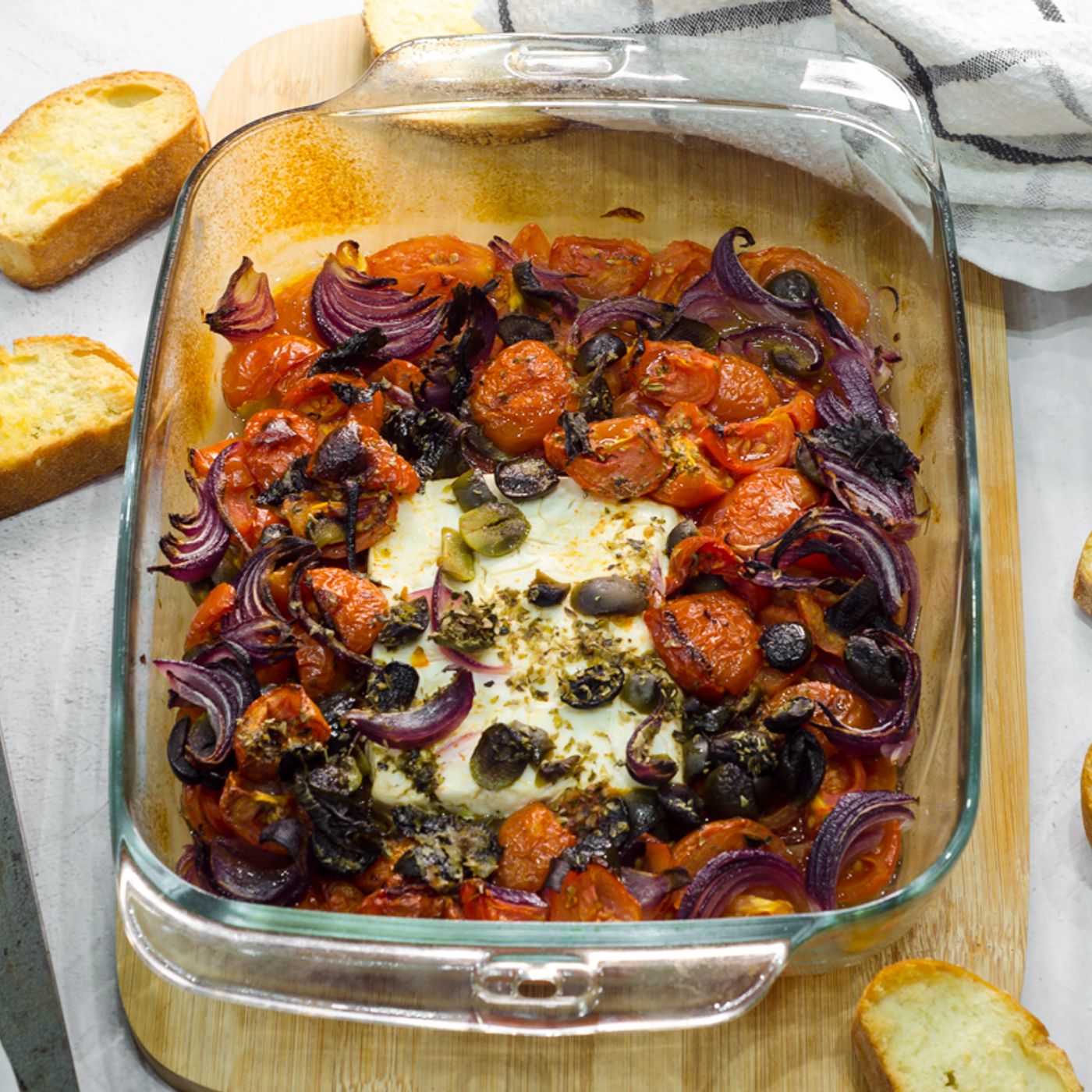 Feta al forno con pomodori e olive: il piatto mediterraneo cremoso e saporito che conquista tutti episode artwork