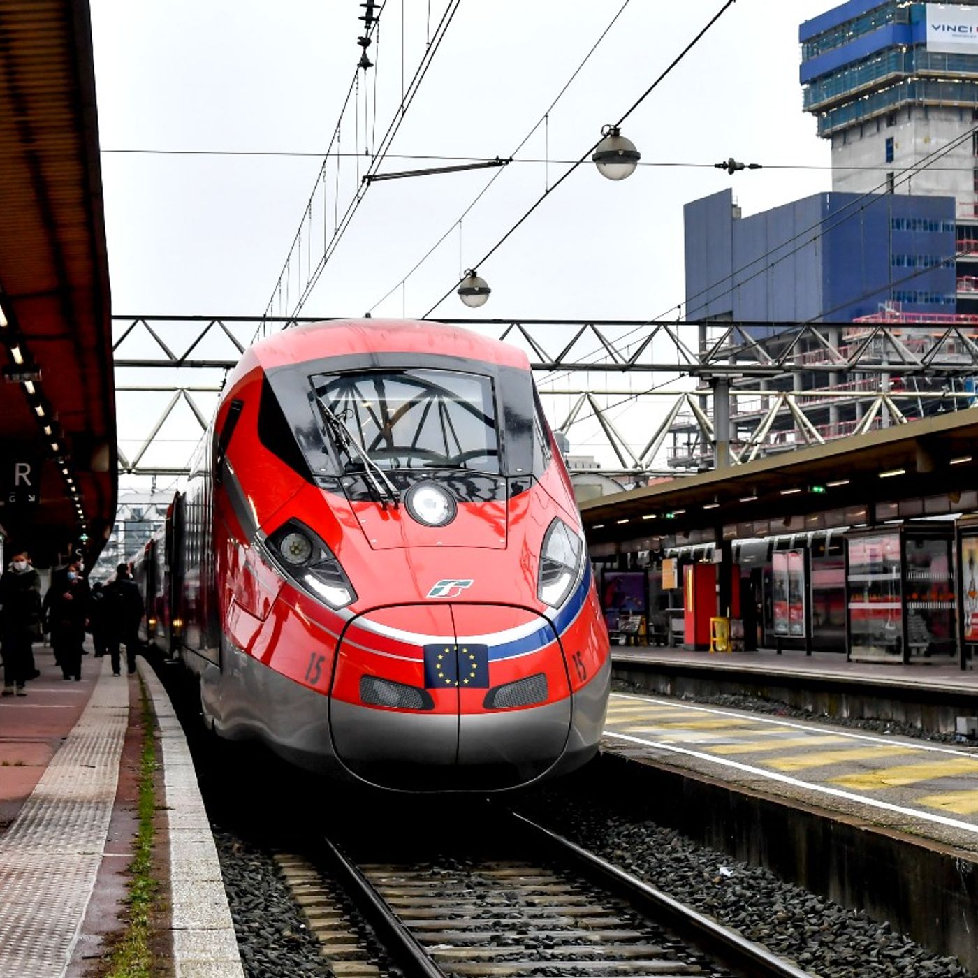 Nizza24 week-end: Tornano i Treni Estivi di Trenitalia in Francia - Truffa ad Anziana a Cagnes - Peter Jackson Premiato a Cannes - Météo