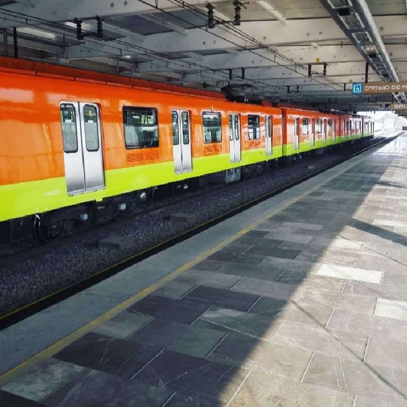 Ballet de miradas: travesía en el metro de la CDMX