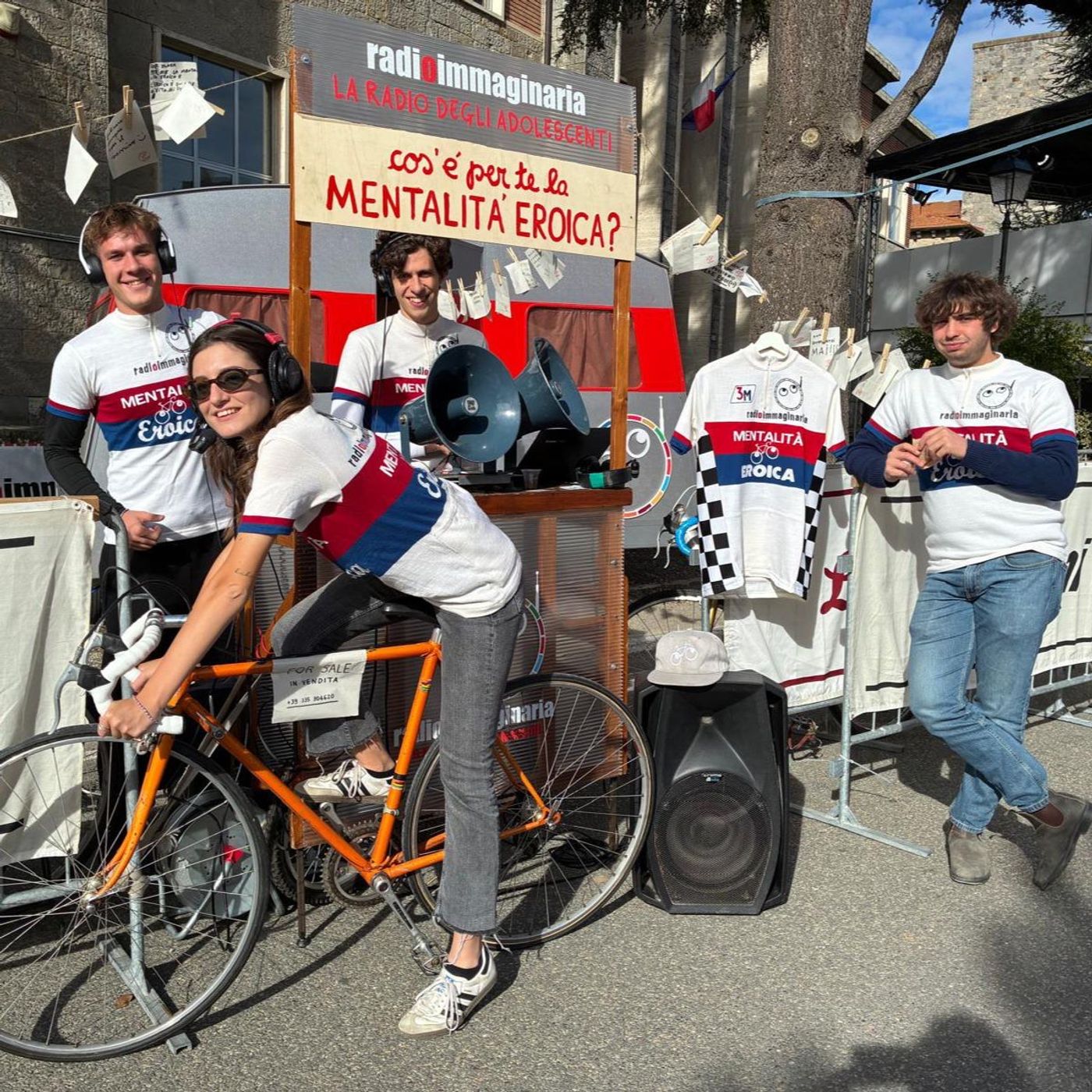 #EroicaGaiole Migliaia di ciclisti sono già arrivati!