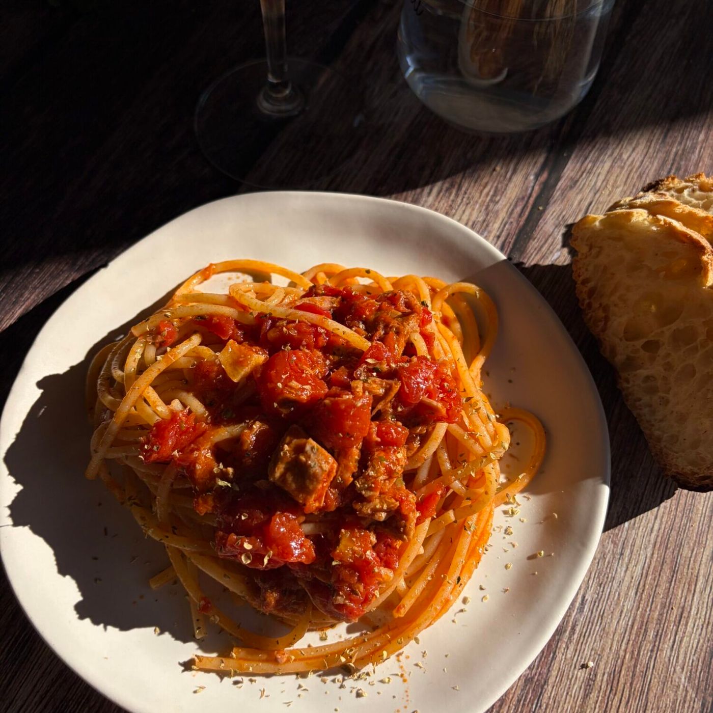 Pasta al tonno al sugo pronta in 15 minuti: ricetta veloce episode artwork