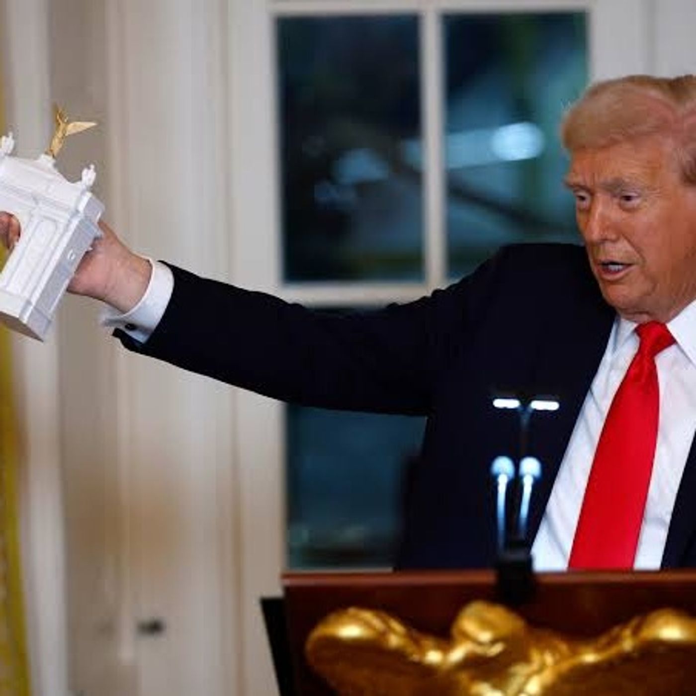'His entire project is about himself' reaction to Trump's massive arch episode artwork