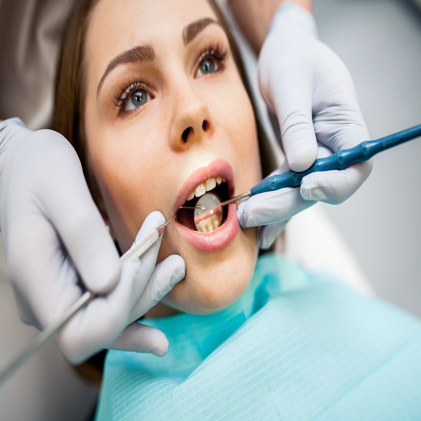 Smile Confidently: Exploring the Advantages of Cosmetic Dental Procedures episode artwork