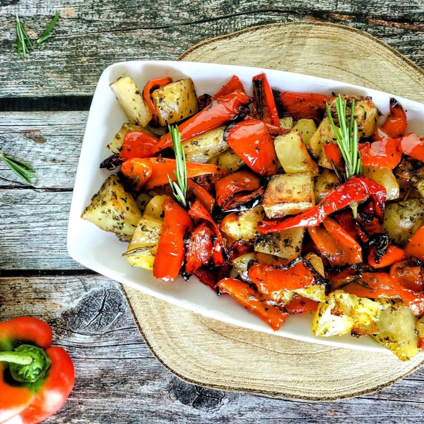 Peperoni e patate al forno: la ricetta facile e saporita che profuma di casa episode artwork