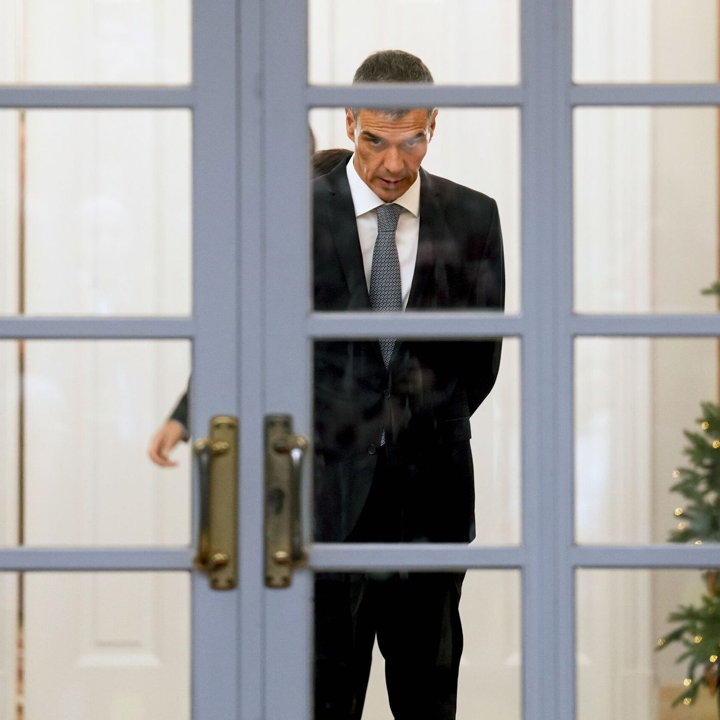 Firma Carlos Cuesta. Todos los caminos llevan a Sánchez