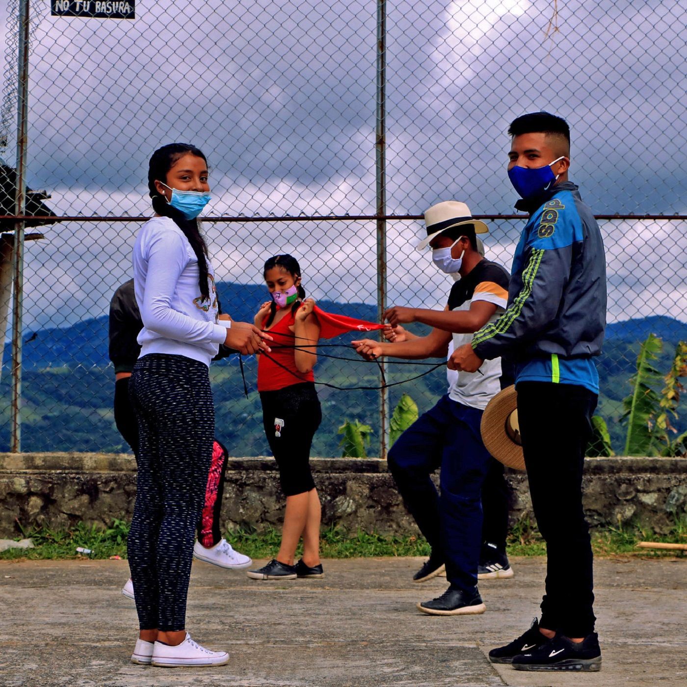 Cauca, caminos de resistencia. Episodio 1. Educación en pandemia: Lápiz, fusil o azadón episode artwork