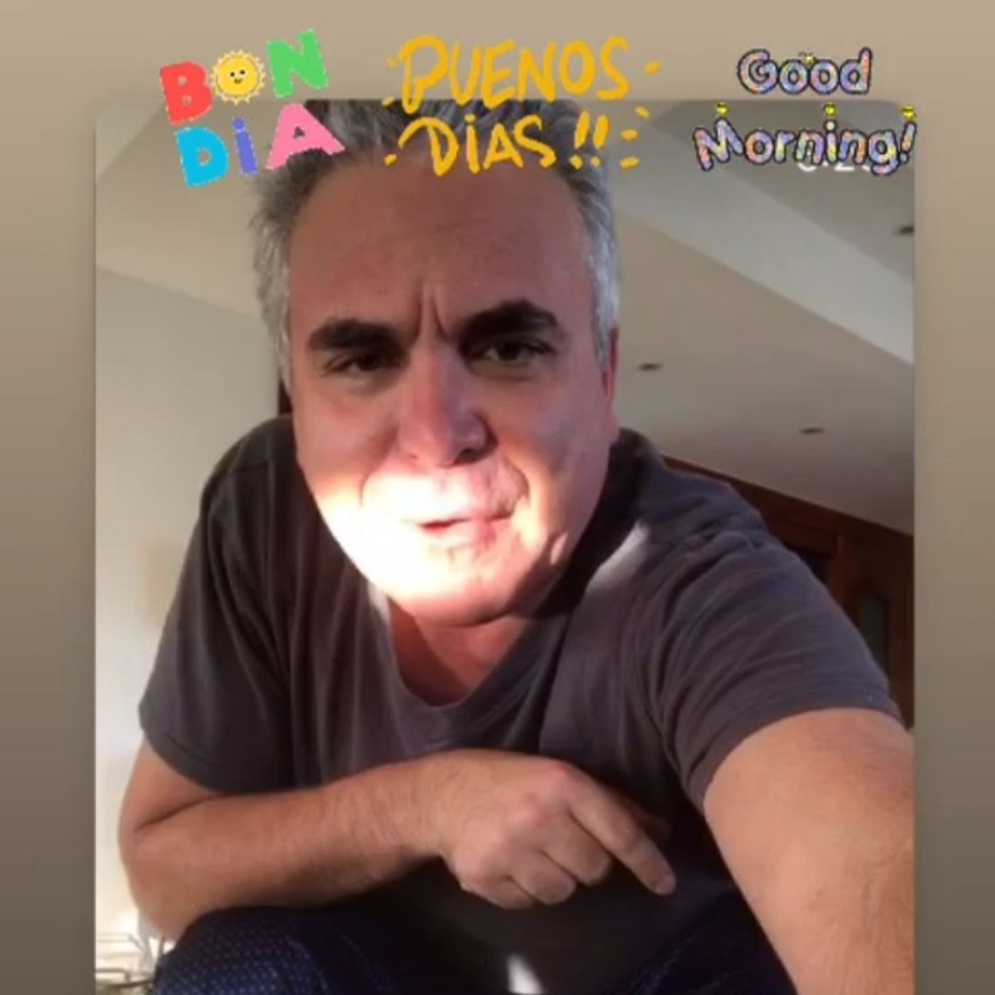Lavándose... las noticias.