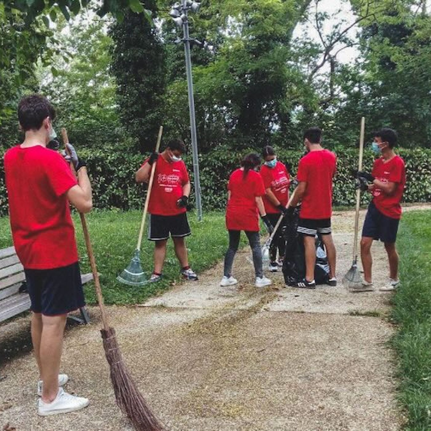 Politiche giovanili: ripartono i progetti estivi tra volontariato e cura del bene comune episode artwork
