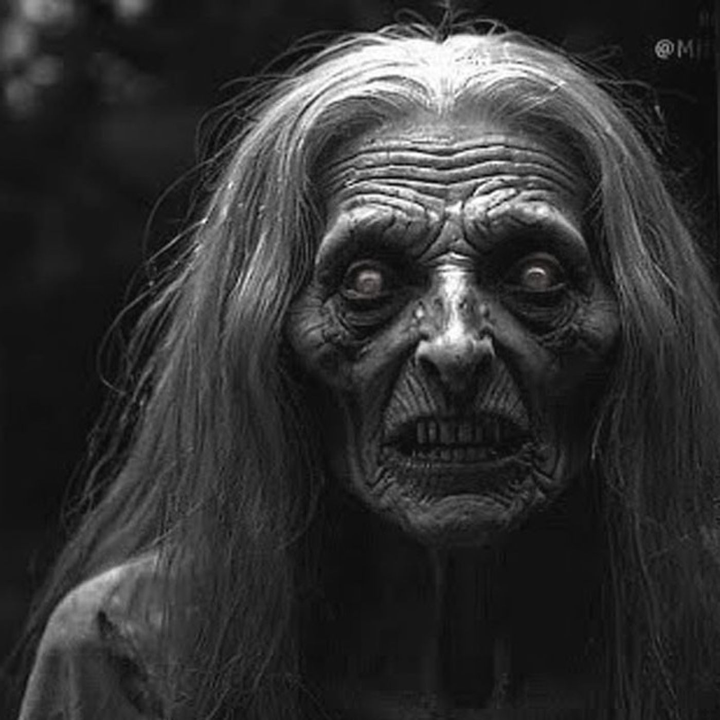 Jamás Te Burles De Las BRUJAS En El Dia De Los Muertos - Historias De Terror - Voces De La Noche