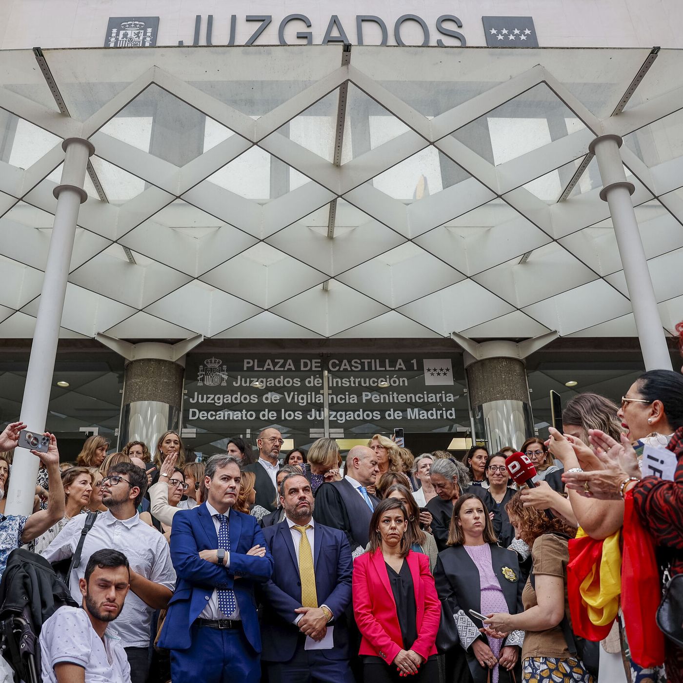 Noticias de La Trinchera: Jueces y fiscales salen a la calle tras las reformas de Bolaños
