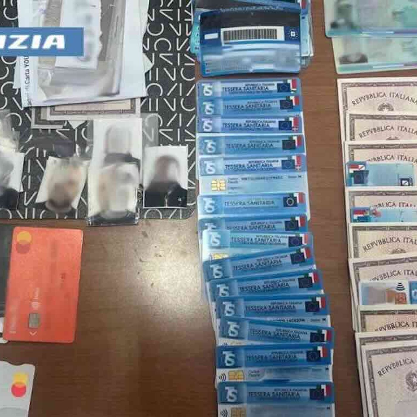 Casalnuovo, scoperta una centrale dei documenti falsi: arrestato un 40enne