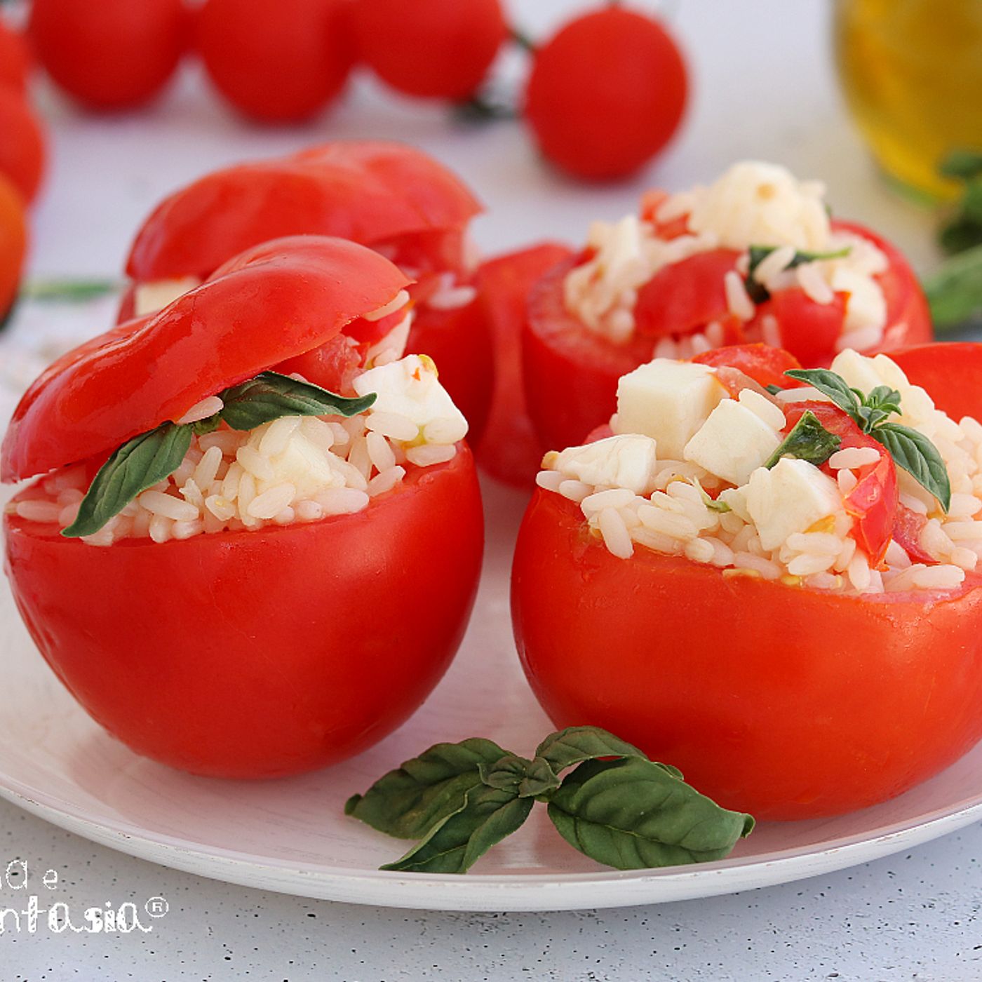 Pomodori ripieni di riso freddi