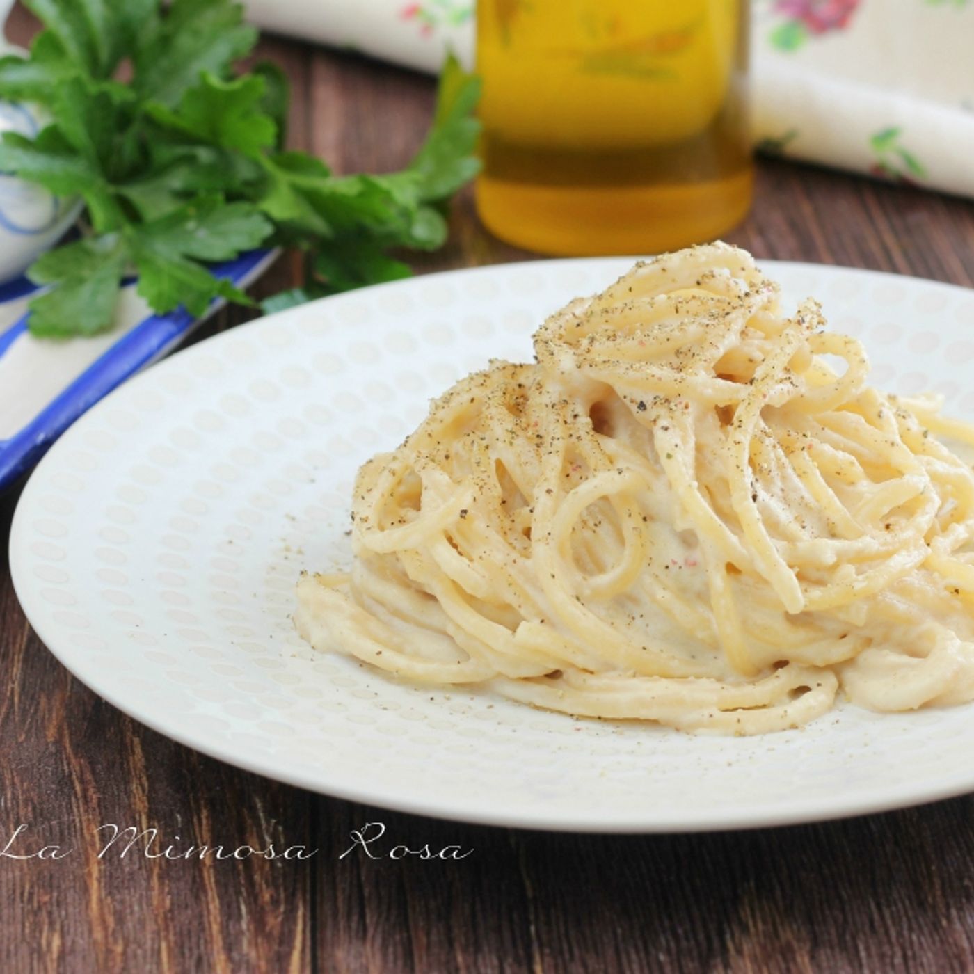 Spaghetti cacio e pepe col trucchetto infallibile per la cremina perfetta!