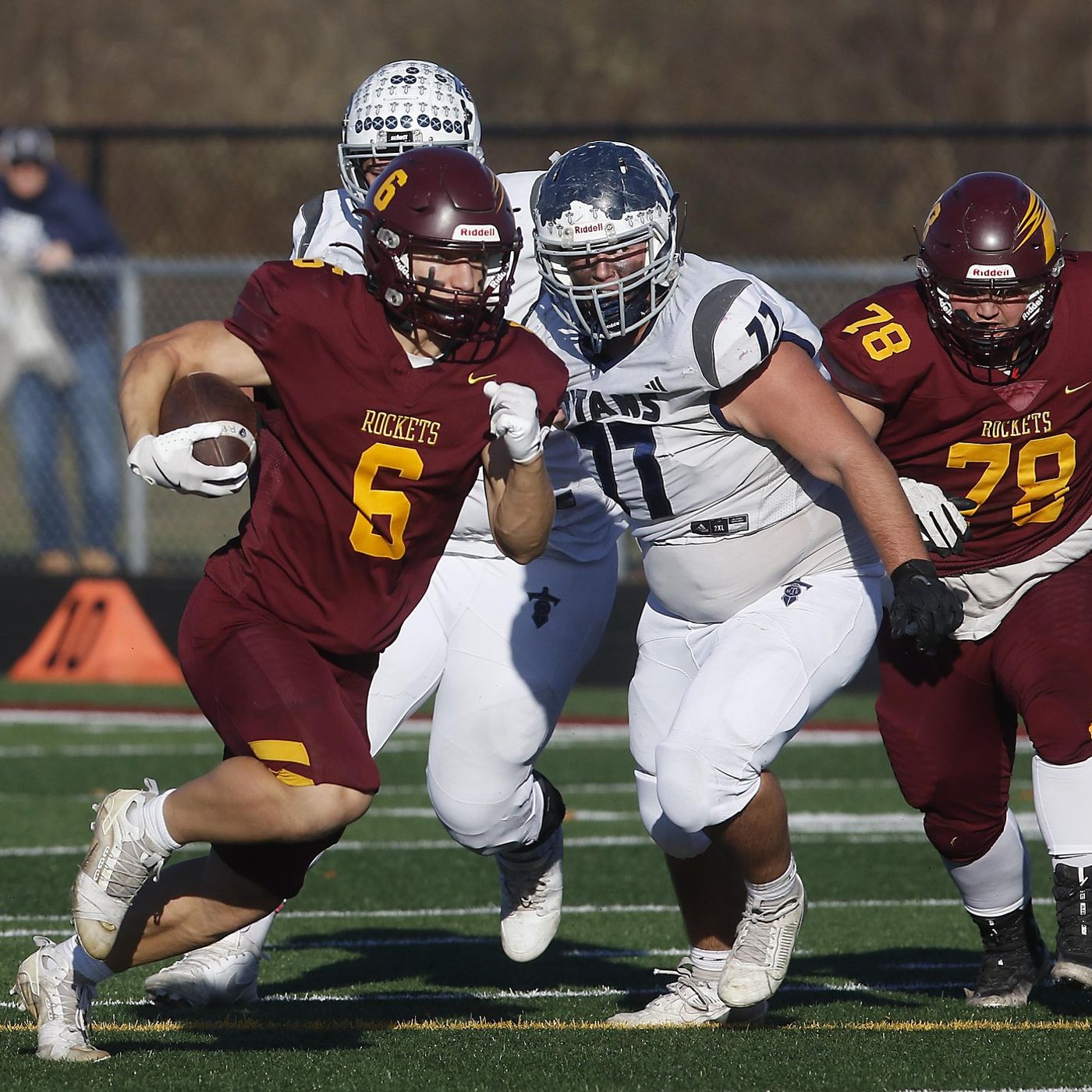 Richmond-Burton, Hunter Carley find big plays to get past Monmouth-Roseville in 3A episode artwork