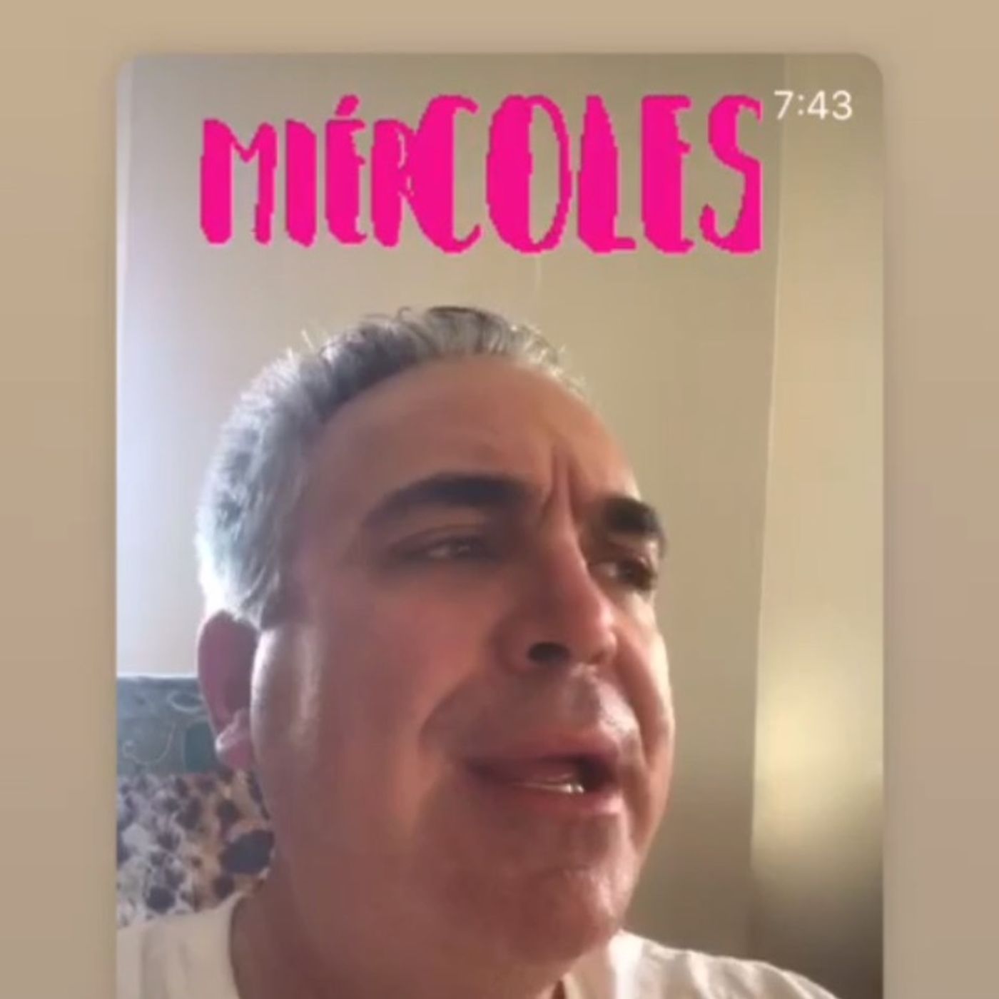 Lavándose... las noticias.