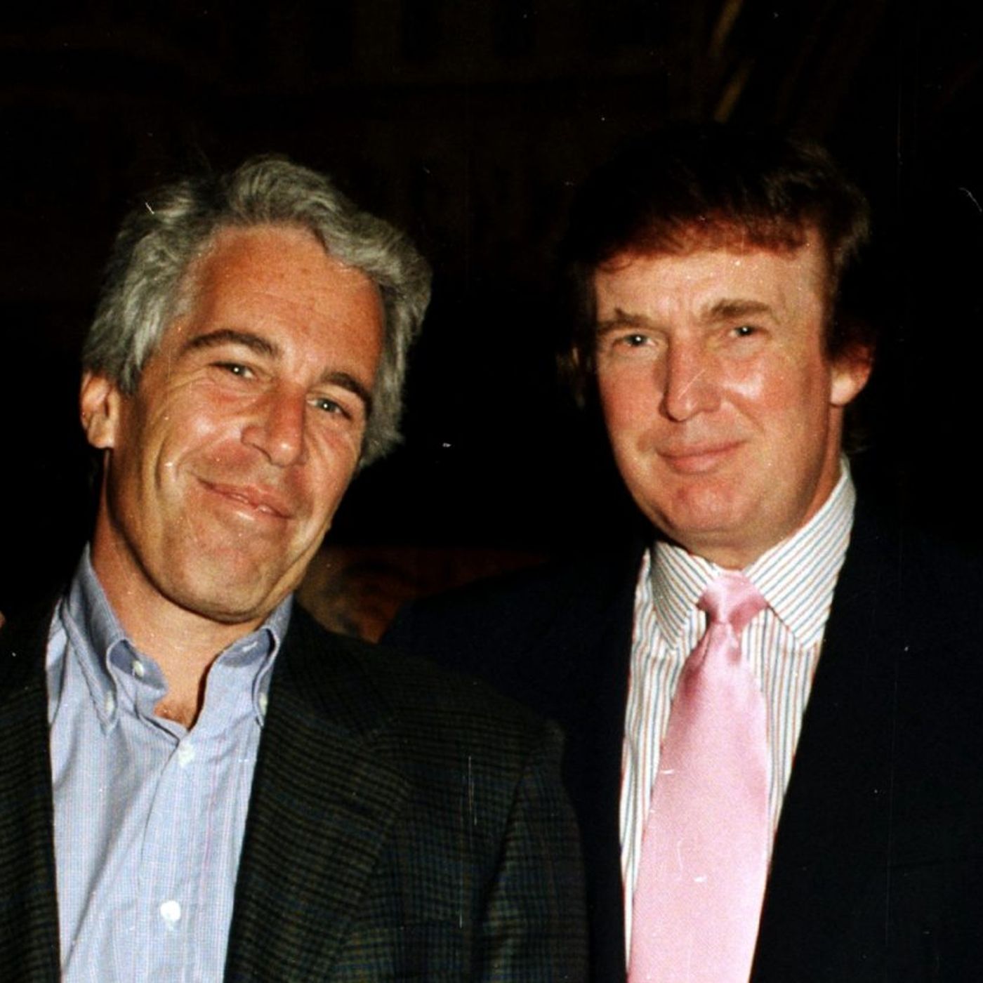 Caso Epstein, pubblicati centinai di file, molti oscurati. Jackson: “Trump trasparente”