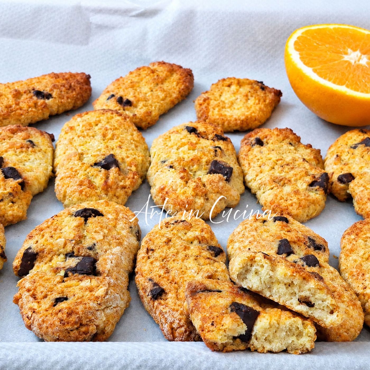 Biscotti autunnali facili e veloci con mandorle e cioccolato