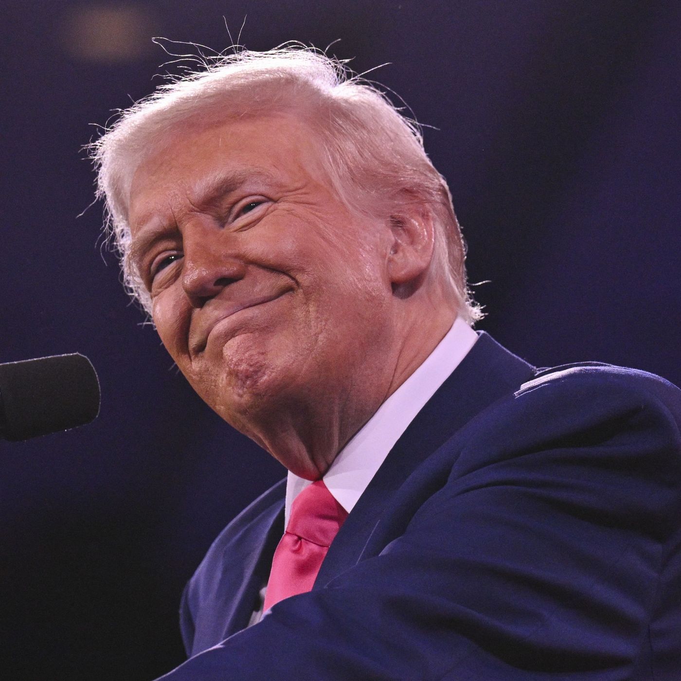 Trump e l'America First: i primi 40 giorni alla Casa Bianca