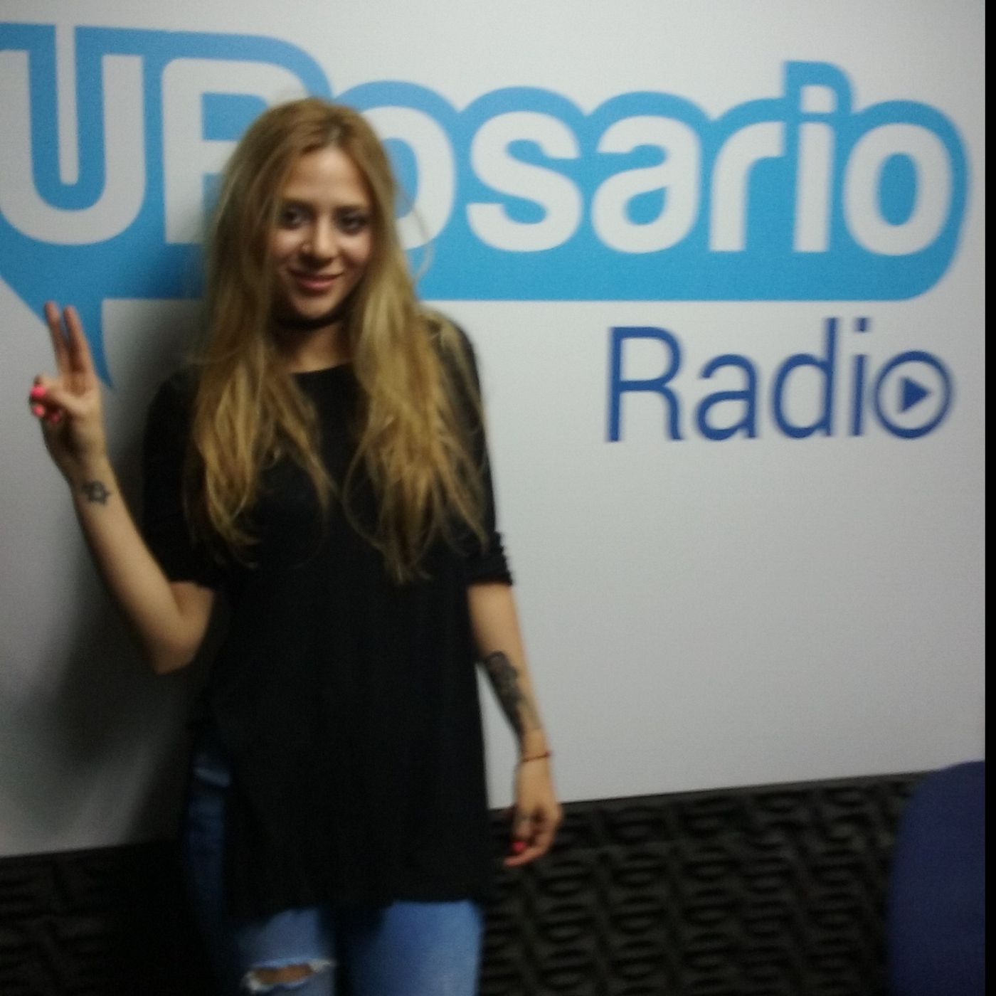 La rockera colombiana DANISIX presenta su single 'Sin mirar atrás' episode artwork