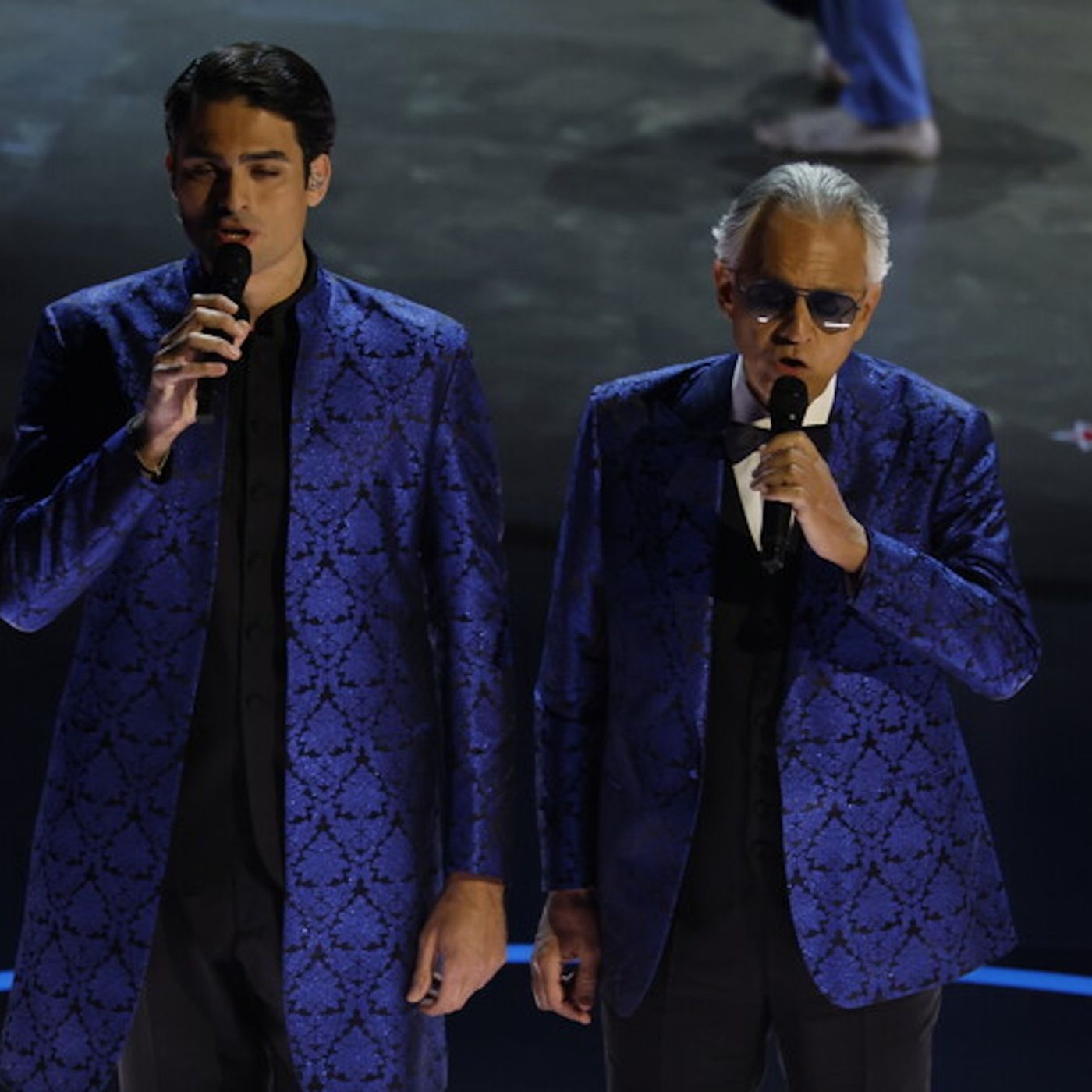 Bocelli canta agli Oscar 'Con te partirò' episode artwork