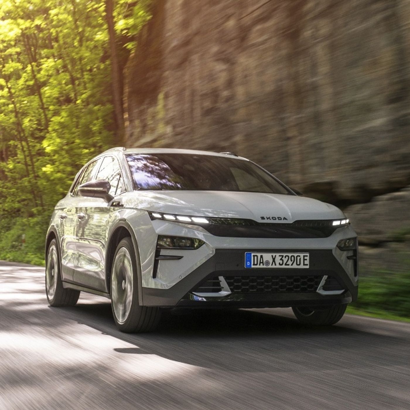 Skoda Elroq RS - Il nuovo SUV elettrico compatto veste l’anima sportiva della casa boema episode artwork