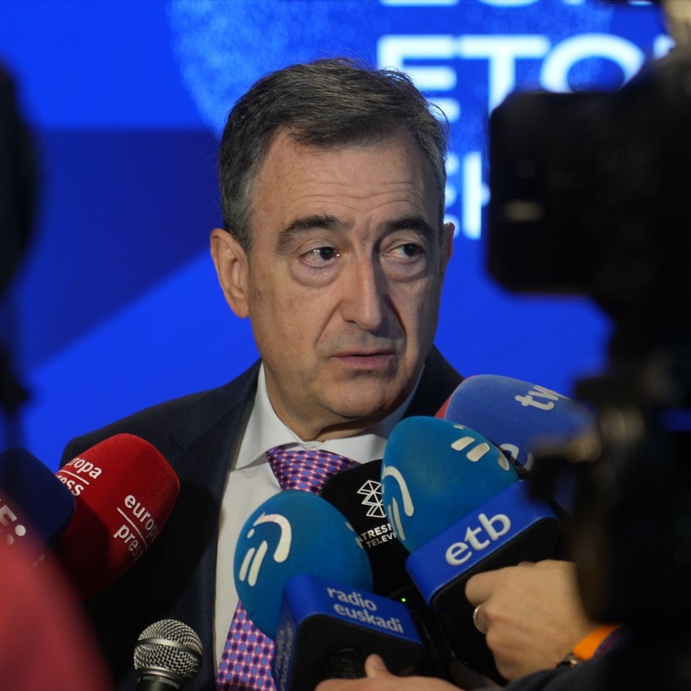 Ni olvido ni perdón: El PNV, desbocado para competir con Bildu