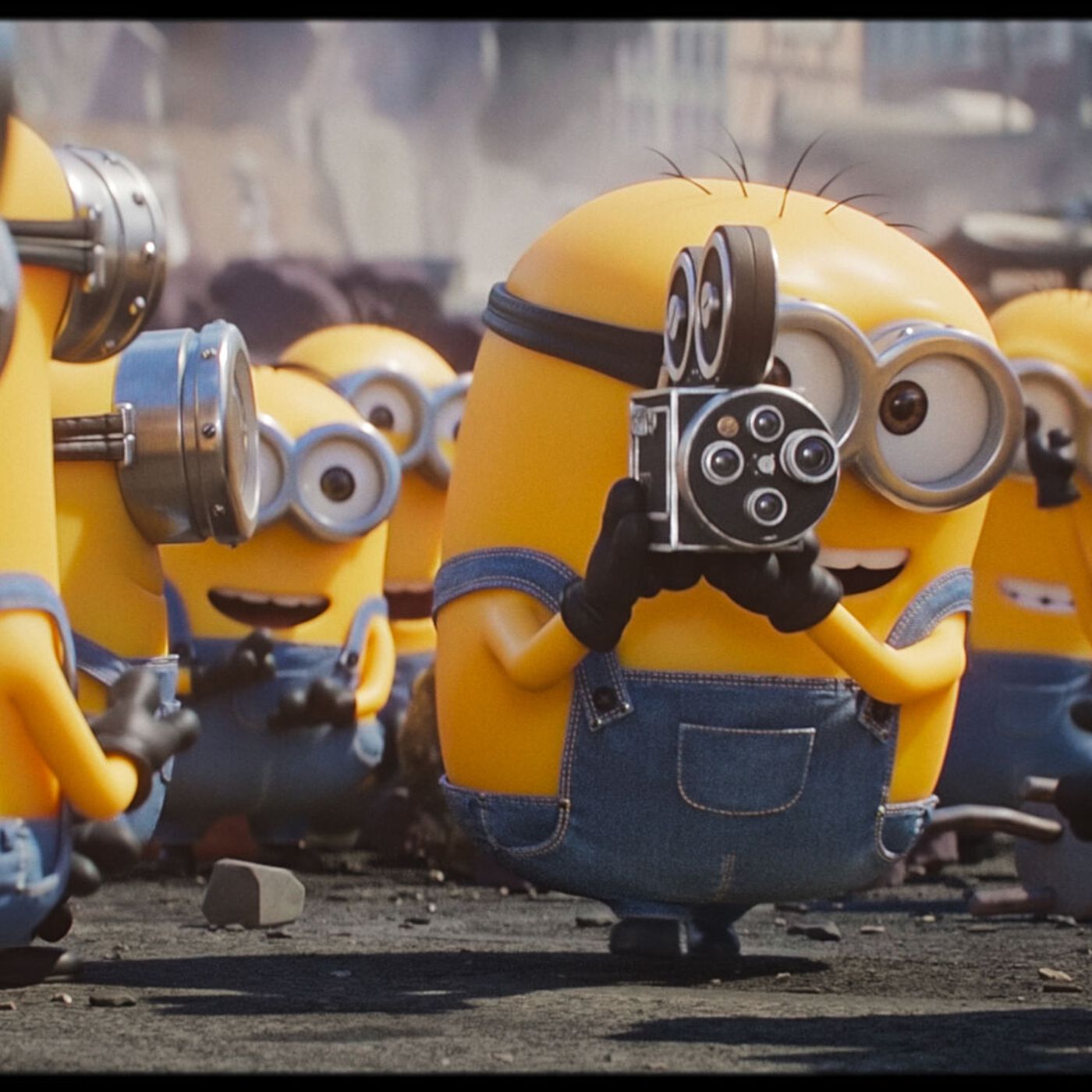 Es Cine: Minions, un Robin Hood moribundo y un libro por el que matar episode artwork
