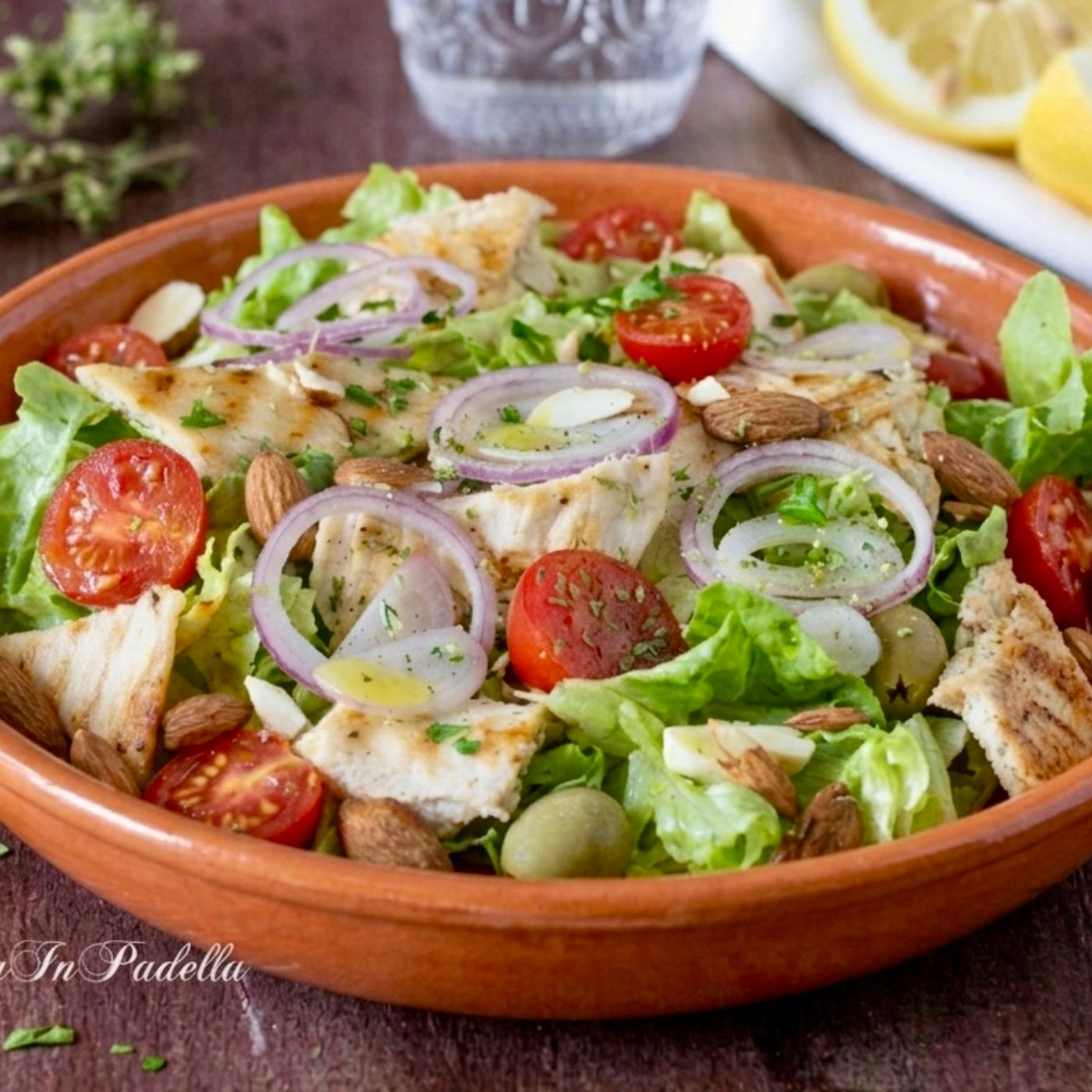 Insalata di pollo alla greca episode artwork