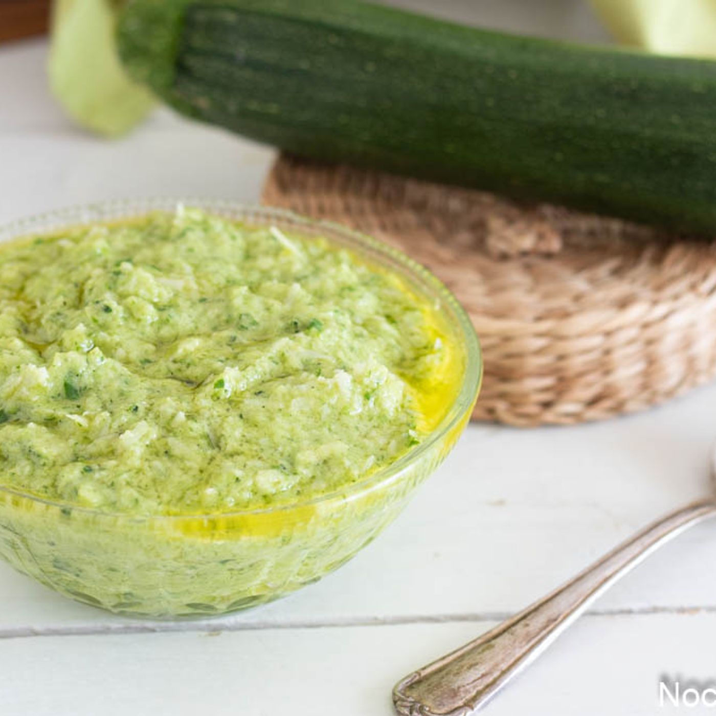 Pesto di zucchine e noci