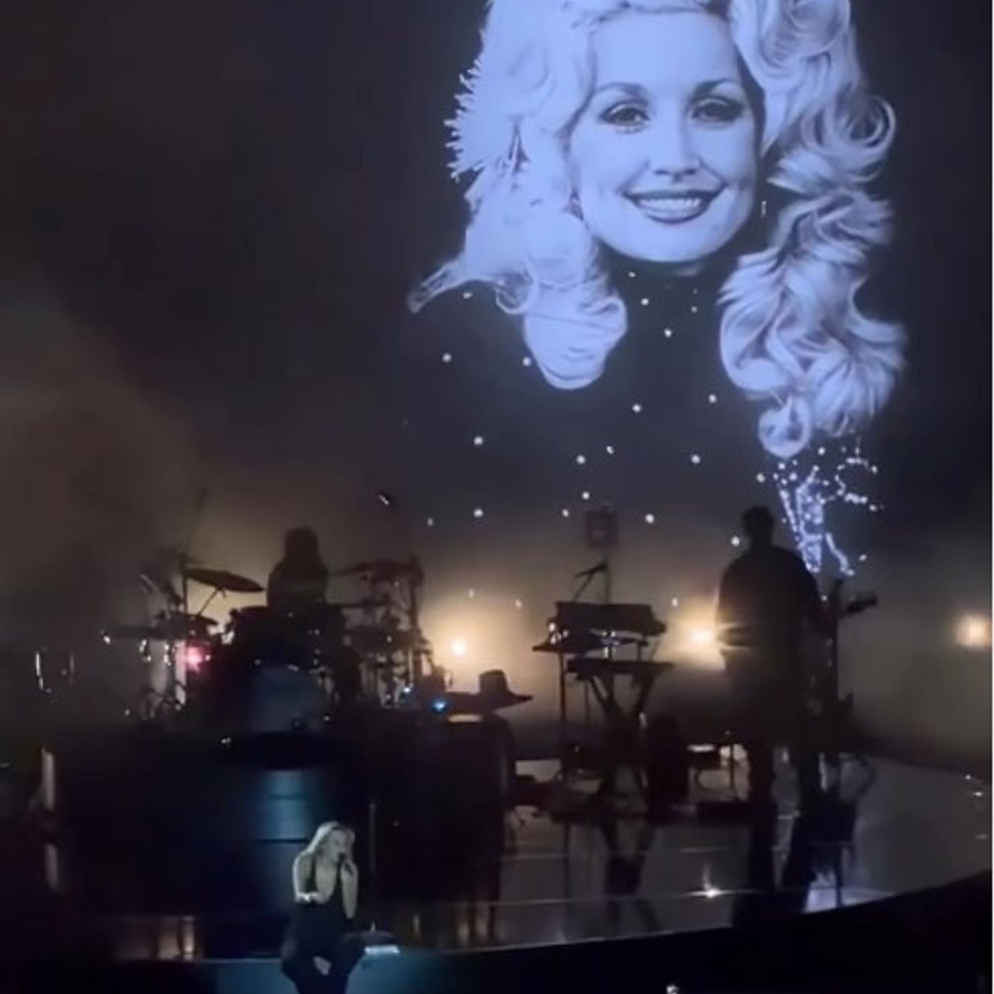 Jolene - Miley Cyrus (Hollywood Bowl Tribute to Dolly Parton) Commentary episode artwork
