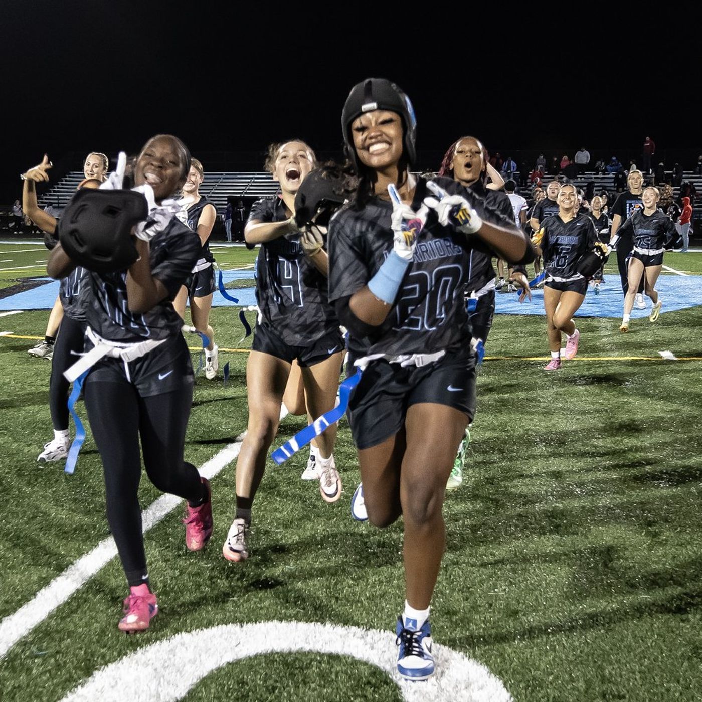 Willowbrook, on Mckenzie Edison’s TD catch in final seconds, edges Kenwood to advance to state semifinals