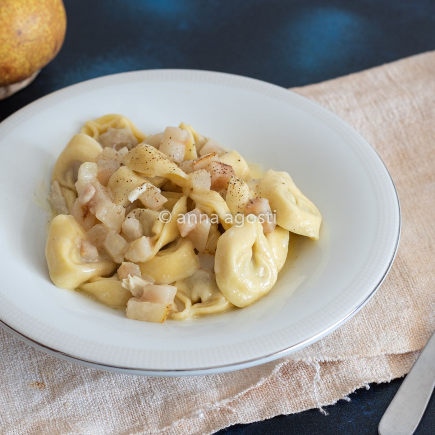 Tortelloni con crema di bergader e pere