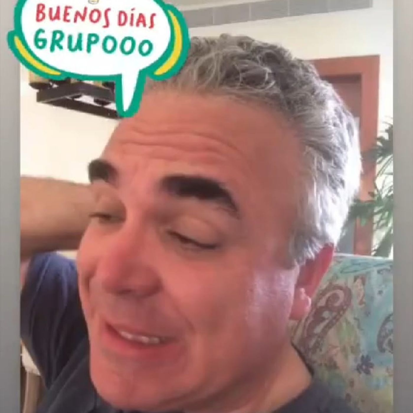 Lavándose... las noticias.