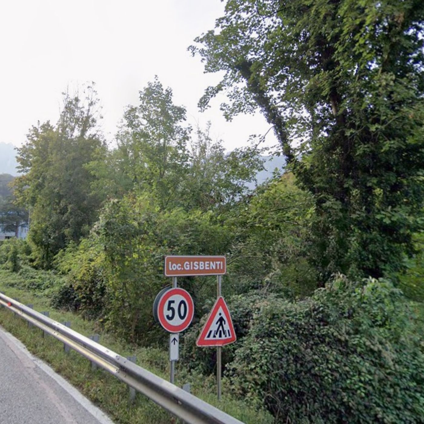 Mistero a Gisbenti: involucro sospetto e odore nauseante, indagini in corso episode artwork