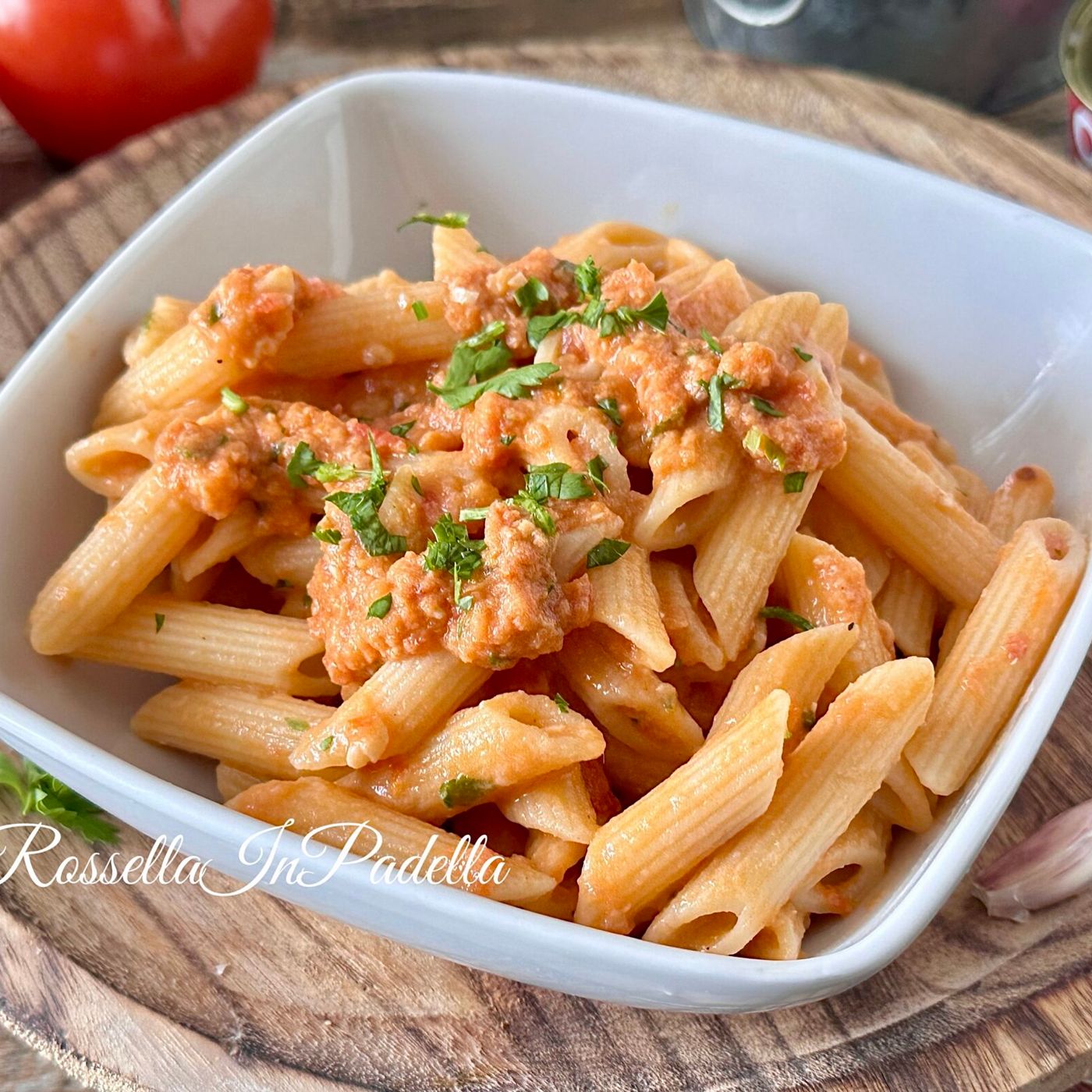 Pasta con pesto di tonno e pomodori secchi: il primo piatto veloce e buonissimo episode artwork