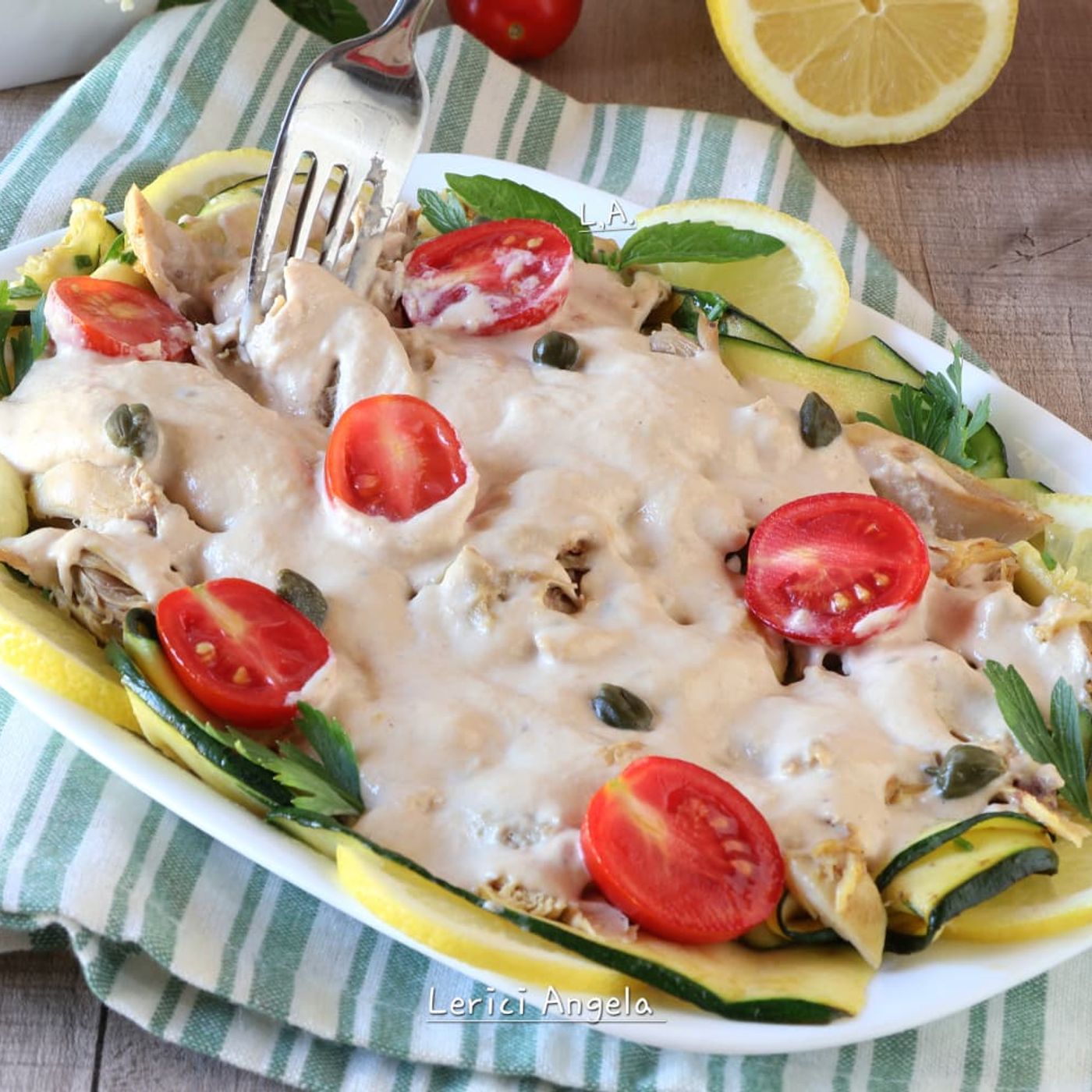 Pollo tonnato con zucchine ricetta facile e veloce per un secondo piatto sfizioso episode artwork