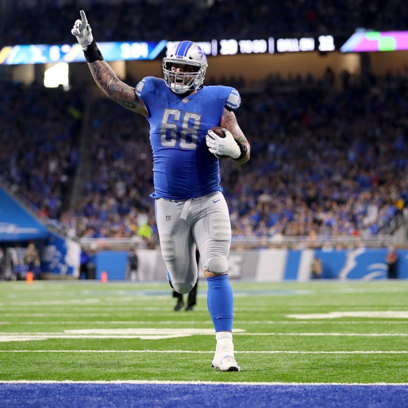 Bucks in Trouble, Lions Rookie Concerns, NBA/NHL Double Bubble, Lions Extend Taylor Decker, & Alvin Kamara’s Trade Value, & Bears QB Room episode artwork